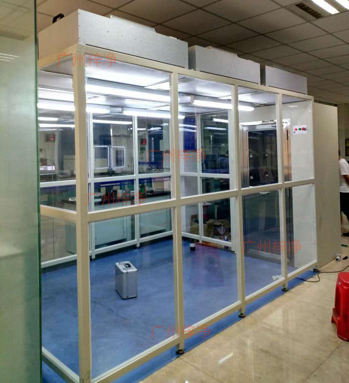 百級潔凈棚頂端布滿FFU風機過濾機組 百級潔凈棚頂端布滿FFU風機過濾機組